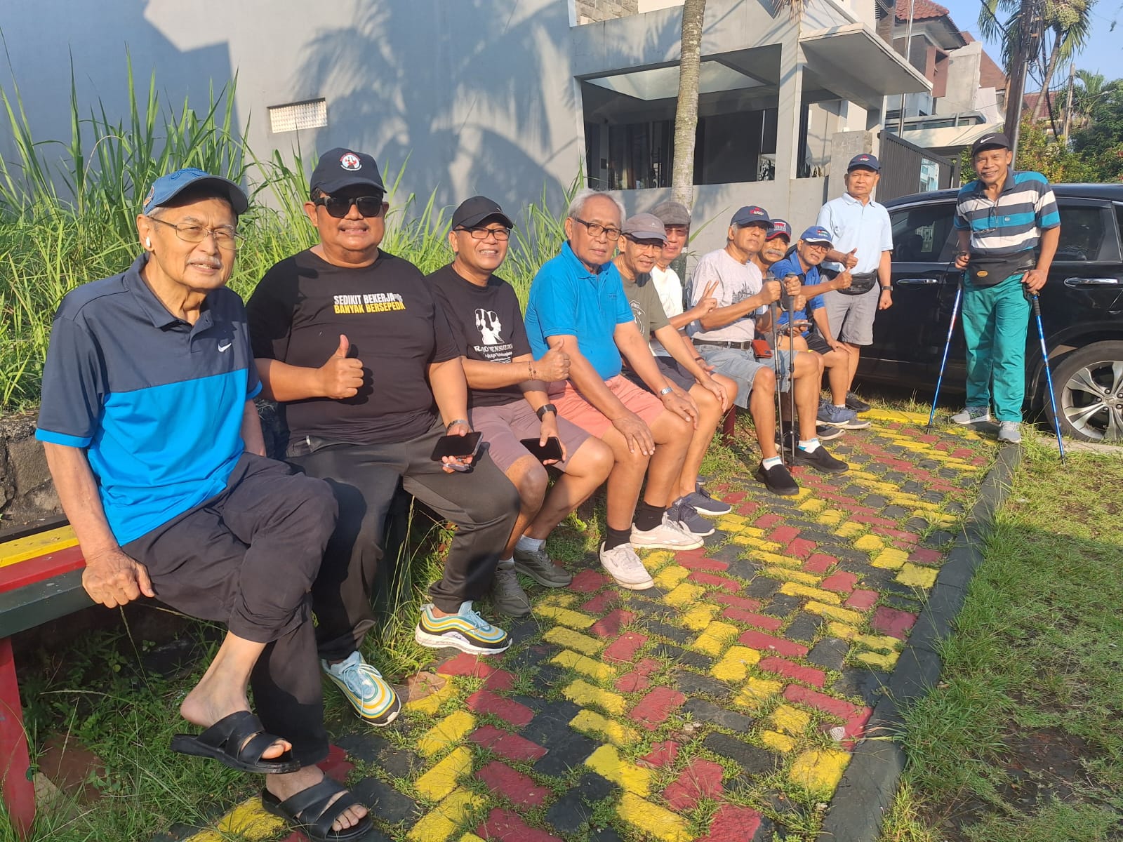 Komunitas Sahabat Radio Pensiunan Depok, Habis Jalan Kaki Langsung Sarapan